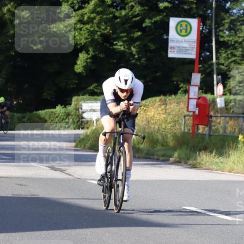 25.08.2024 - Elbe Triathlon Hamburg Fuchs,  Jonas http://msf.ph/oto/6853739 25.08.2024 09:17:35 Radfahren 256, 257 meine-sportfotos.de