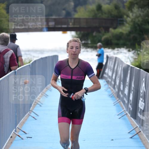 25.08.2024 - Elbe Triathlon Hamburg H.Heesch http://msf.ph/oto/6853744 25.08.2024 15:38:19 Schwimmen  meine-sportfotos.de