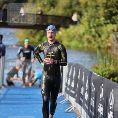 25.08.2024 - Elbe Triathlon Hamburg H.Heesch http://msf.ph/oto/6853756 25.08.2024 09:01:28 Schwimmen 135, 175, 210, 215, 238, 270, 284, 293, 318 meine-sportfotos.de