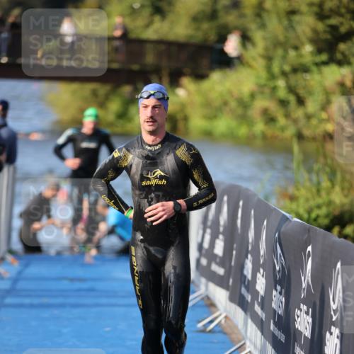 25.08.2024 - Elbe Triathlon Hamburg H.Heesch http://msf.ph/oto/6853791 25.08.2024 09:01:28 Schwimmen 135, 175, 210, 215, 238, 270, 284, 293, 318 meine-sportfotos.de