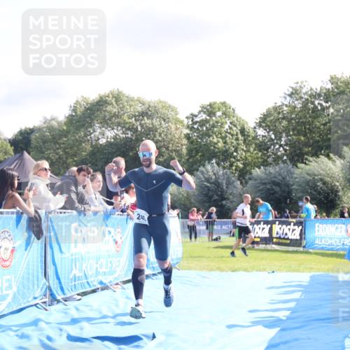 25.08.2024 - Elbe Triathlon Hamburg H.Heesch http://msf.ph/oto/6853814 25.08.2024 10:51:06 Ziel 245, 275 meine-sportfotos.de