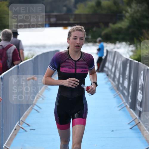 25.08.2024 - Elbe Triathlon Hamburg H.Heesch http://msf.ph/oto/6853817 25.08.2024 15:38:20 Schwimmen  meine-sportfotos.de