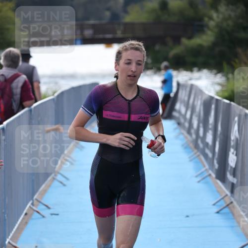 25.08.2024 - Elbe Triathlon Hamburg H.Heesch http://msf.ph/oto/6853826 25.08.2024 15:38:20 Schwimmen  meine-sportfotos.de
