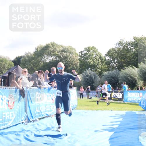 25.08.2024 - Elbe Triathlon Hamburg H.Heesch http://msf.ph/oto/6853831 25.08.2024 10:51:06 Ziel 245, 275 meine-sportfotos.de