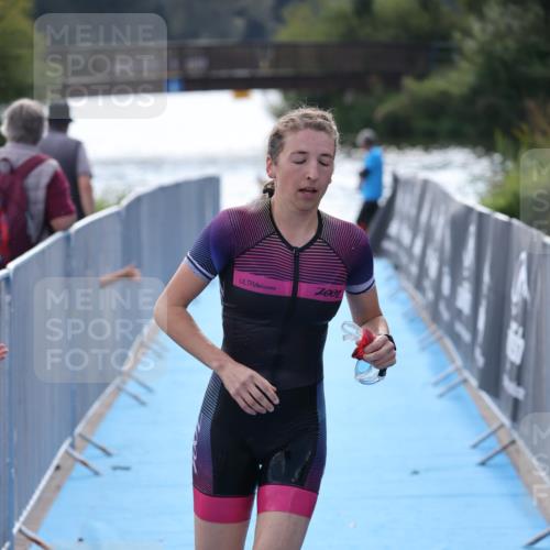 25.08.2024 - Elbe Triathlon Hamburg H.Heesch http://msf.ph/oto/6853844 25.08.2024 15:38:20 Schwimmen  meine-sportfotos.de