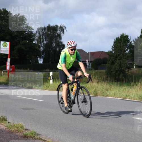 25.08.2024 - Elbe Triathlon Hamburg Fuchs,  Jonas http://msf.ph/oto/6853848 25.08.2024 10:04:20 Radfahren 356, 371, 350, 549 meine-sportfotos.de