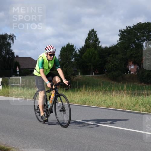 25.08.2024 - Elbe Triathlon Hamburg Fuchs,  Jonas http://msf.ph/oto/6853852 25.08.2024 10:04:20 Radfahren 356, 371, 350, 549 meine-sportfotos.de