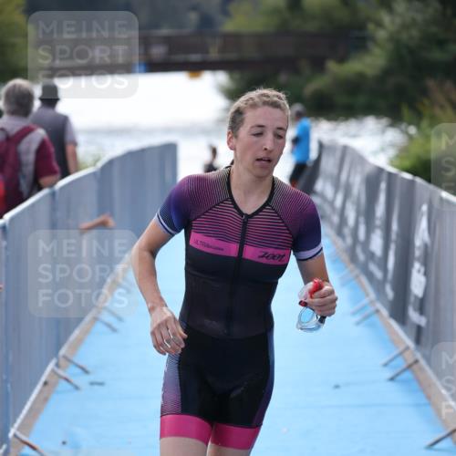 25.08.2024 - Elbe Triathlon Hamburg H.Heesch http://msf.ph/oto/6853863 25.08.2024 15:38:20 Schwimmen  meine-sportfotos.de