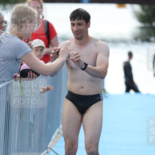 25.08.2024 - Elbe Triathlon Hamburg H.Heesch http://msf.ph/oto/6853878 25.08.2024 15:39:05 Schwimmen  meine-sportfotos.de