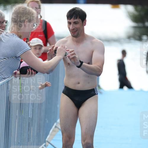 25.08.2024 - Elbe Triathlon Hamburg H.Heesch http://msf.ph/oto/6853882 25.08.2024 15:39:05 Schwimmen  meine-sportfotos.de