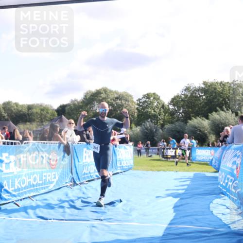 25.08.2024 - Elbe Triathlon Hamburg H.Heesch http://msf.ph/oto/6853910 25.08.2024 10:51:07 Ziel 245 meine-sportfotos.de