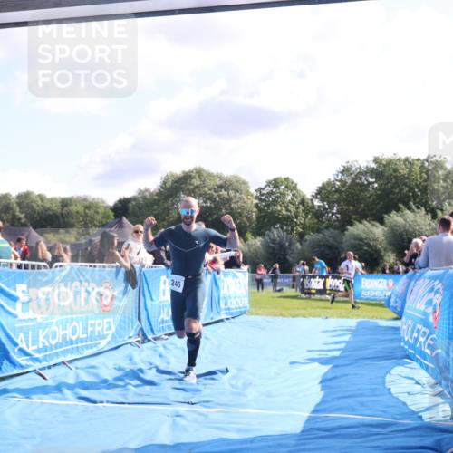 25.08.2024 - Elbe Triathlon Hamburg H.Heesch http://msf.ph/oto/6853920 25.08.2024 10:51:07 Ziel 245 meine-sportfotos.de