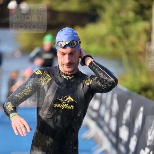 25.08.2024 - Elbe Triathlon Hamburg H.Heesch http://msf.ph/oto/6853922 25.08.2024 09:01:30 Schwimmen 135, 175, 210, 215, 238, 270, 284, 293, 318 meine-sportfotos.de