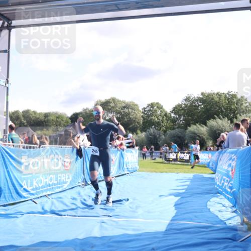 25.08.2024 - Elbe Triathlon Hamburg H.Heesch http://msf.ph/oto/6853931 25.08.2024 10:51:07 Ziel 245 meine-sportfotos.de