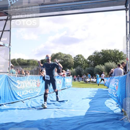 25.08.2024 - Elbe Triathlon Hamburg H.Heesch http://msf.ph/oto/6853941 25.08.2024 10:51:07 Ziel 245 meine-sportfotos.de