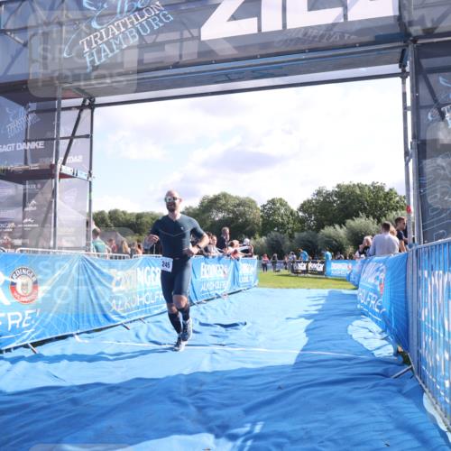 25.08.2024 - Elbe Triathlon Hamburg H.Heesch http://msf.ph/oto/6853960 25.08.2024 10:51:07 Ziel 245 meine-sportfotos.de