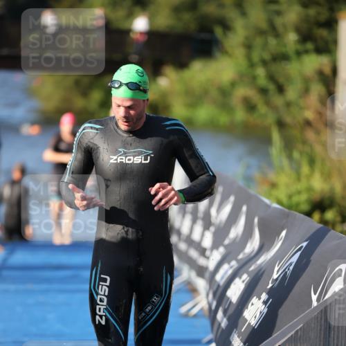 25.08.2024 - Elbe Triathlon Hamburg H.Heesch http://msf.ph/oto/6853962 25.08.2024 09:01:33 Schwimmen 135, 175, 210, 215, 238, 270, 284, 293, 318 meine-sportfotos.de