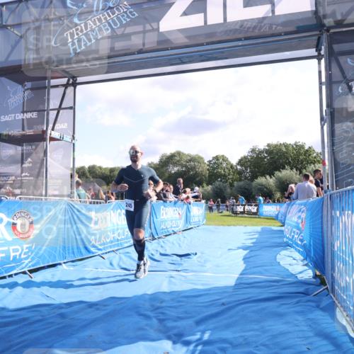 25.08.2024 - Elbe Triathlon Hamburg H.Heesch http://msf.ph/oto/6853966 25.08.2024 10:51:07 Ziel 245 meine-sportfotos.de