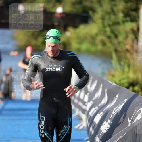 25.08.2024 - Elbe Triathlon Hamburg H.Heesch http://msf.ph/oto/6853973 25.08.2024 09:01:33 Schwimmen 135, 175, 210, 215, 238, 270, 284, 293, 318 meine-sportfotos.de