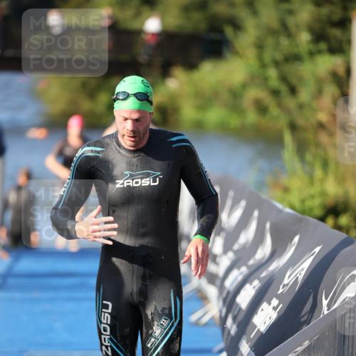 25.08.2024 - Elbe Triathlon Hamburg H.Heesch http://msf.ph/oto/6853979 25.08.2024 09:01:33 Schwimmen 135, 175, 210, 215, 238, 270, 284, 293, 318 meine-sportfotos.de