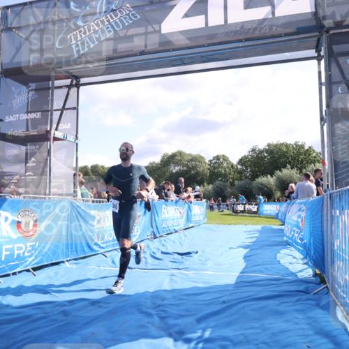 25.08.2024 - Elbe Triathlon Hamburg H.Heesch http://msf.ph/oto/6853981 25.08.2024 10:51:08 Ziel 245 meine-sportfotos.de