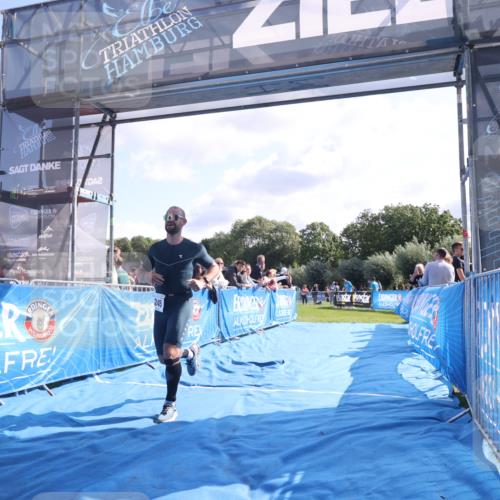 25.08.2024 - Elbe Triathlon Hamburg H.Heesch http://msf.ph/oto/6853989 25.08.2024 10:51:08 Ziel 245 meine-sportfotos.de