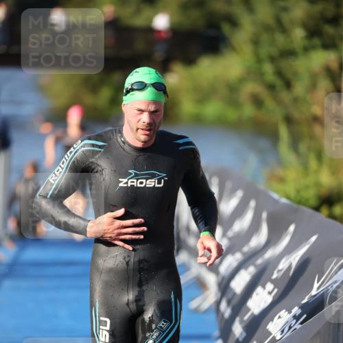 25.08.2024 - Elbe Triathlon Hamburg H.Heesch http://msf.ph/oto/6854034 25.08.2024 09:01:33 Schwimmen 135, 175, 210, 215, 238, 270, 284, 293, 318 meine-sportfotos.de