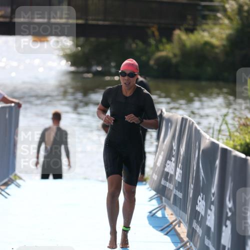 25.08.2024 - Elbe Triathlon Hamburg H.Heesch http://msf.ph/oto/6854078 25.08.2024 15:40:59 Schwimmen  meine-sportfotos.de