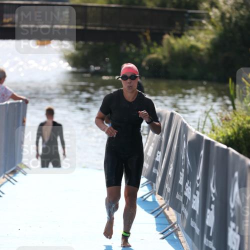 25.08.2024 - Elbe Triathlon Hamburg H.Heesch http://msf.ph/oto/6854086 25.08.2024 15:41:00 Schwimmen  meine-sportfotos.de