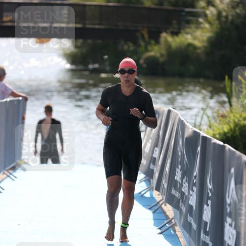 25.08.2024 - Elbe Triathlon Hamburg H.Heesch http://msf.ph/oto/6854090 25.08.2024 15:41:00 Schwimmen  meine-sportfotos.de