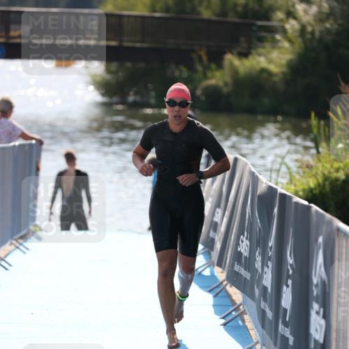 25.08.2024 - Elbe Triathlon Hamburg H.Heesch http://msf.ph/oto/6854103 25.08.2024 15:41:00 Schwimmen  meine-sportfotos.de
