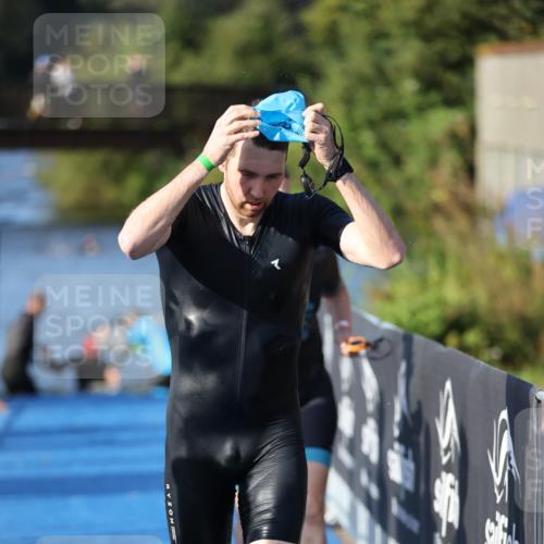 25.08.2024 - Elbe Triathlon Hamburg H.Heesch http://msf.ph/oto/6854146 25.08.2024 09:01:41 Schwimmen 135, 175, 210, 215, 244, 282, 284, 290, 293, 318, 385 meine-sportfotos.de