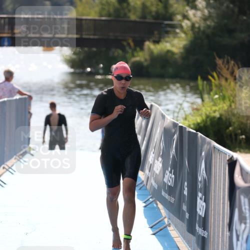 25.08.2024 - Elbe Triathlon Hamburg H.Heesch http://msf.ph/oto/6854153 25.08.2024 15:41:01 Schwimmen  meine-sportfotos.de