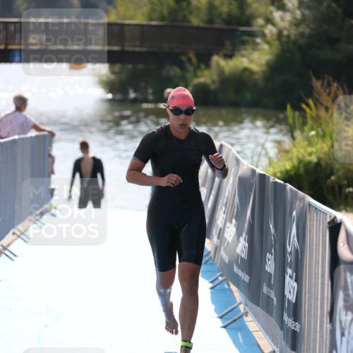 25.08.2024 - Elbe Triathlon Hamburg H.Heesch http://msf.ph/oto/6854163 25.08.2024 15:41:01 Schwimmen  meine-sportfotos.de