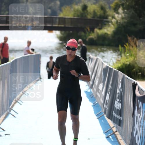 25.08.2024 - Elbe Triathlon Hamburg H.Heesch http://msf.ph/oto/6854168 25.08.2024 15:41:02 Schwimmen  meine-sportfotos.de