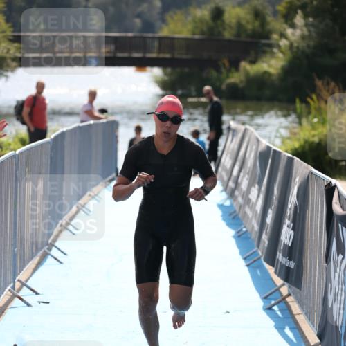 25.08.2024 - Elbe Triathlon Hamburg H.Heesch http://msf.ph/oto/6854196 25.08.2024 15:41:02 Schwimmen  meine-sportfotos.de