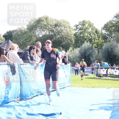 25.08.2024 - Elbe Triathlon Hamburg H.Heesch http://msf.ph/oto/6854211 25.08.2024 10:51:20 Ziel 114, 152, 157, 336 meine-sportfotos.de