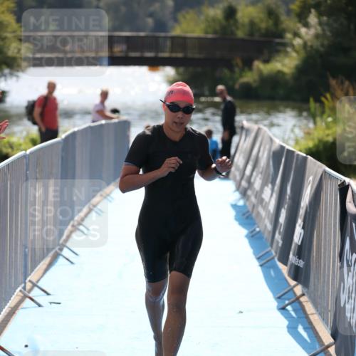 25.08.2024 - Elbe Triathlon Hamburg H.Heesch http://msf.ph/oto/6854213 25.08.2024 15:41:02 Schwimmen  meine-sportfotos.de