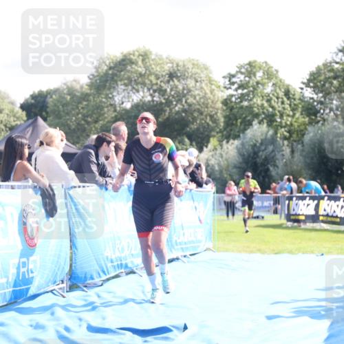 25.08.2024 - Elbe Triathlon Hamburg H.Heesch http://msf.ph/oto/6854215 25.08.2024 10:51:20 Ziel 114, 152, 157, 336 meine-sportfotos.de