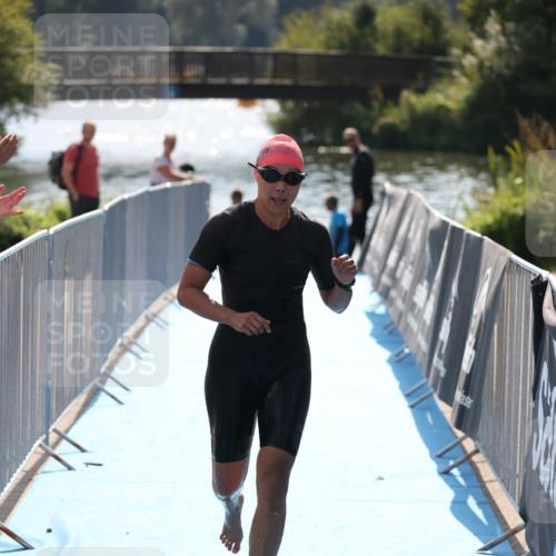 25.08.2024 - Elbe Triathlon Hamburg H.Heesch http://msf.ph/oto/6854225 25.08.2024 15:41:03 Schwimmen  meine-sportfotos.de