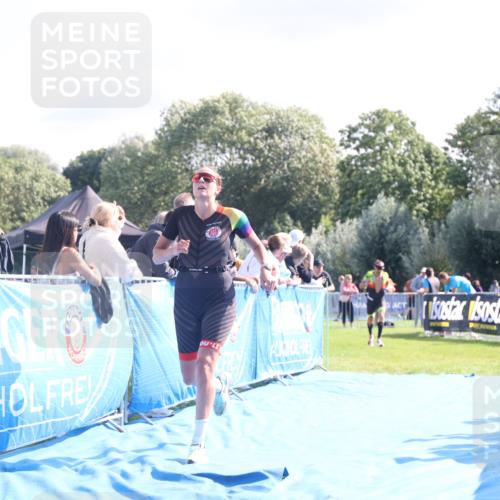 25.08.2024 - Elbe Triathlon Hamburg H.Heesch http://msf.ph/oto/6854229 25.08.2024 10:51:20 Ziel 114, 152, 157, 336 meine-sportfotos.de