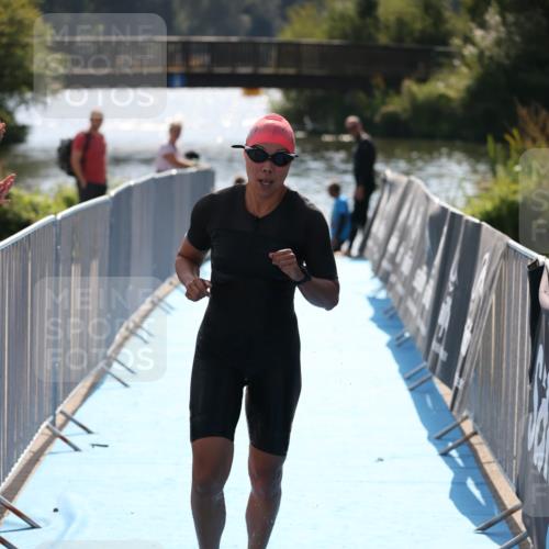 25.08.2024 - Elbe Triathlon Hamburg H.Heesch http://msf.ph/oto/6854237 25.08.2024 15:41:03 Schwimmen  meine-sportfotos.de