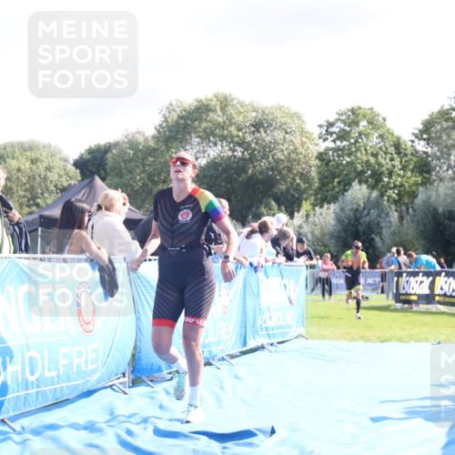 25.08.2024 - Elbe Triathlon Hamburg H.Heesch http://msf.ph/oto/6854240 25.08.2024 10:51:20 Ziel 114, 152, 157, 336 meine-sportfotos.de