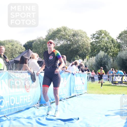 25.08.2024 - Elbe Triathlon Hamburg H.Heesch http://msf.ph/oto/6854245 25.08.2024 10:51:20 Ziel 114, 152, 157, 336 meine-sportfotos.de