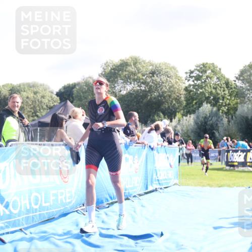 25.08.2024 - Elbe Triathlon Hamburg H.Heesch http://msf.ph/oto/6854249 25.08.2024 10:51:20 Ziel 114, 152, 157, 336 meine-sportfotos.de