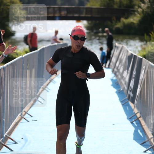 25.08.2024 - Elbe Triathlon Hamburg H.Heesch http://msf.ph/oto/6854252 25.08.2024 15:41:03 Schwimmen  meine-sportfotos.de