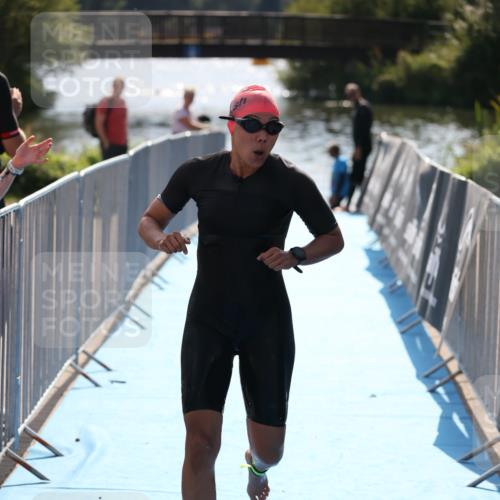 25.08.2024 - Elbe Triathlon Hamburg H.Heesch http://msf.ph/oto/6854257 25.08.2024 15:41:03 Schwimmen  meine-sportfotos.de