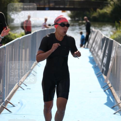 25.08.2024 - Elbe Triathlon Hamburg H.Heesch http://msf.ph/oto/6854269 25.08.2024 15:41:03 Schwimmen  meine-sportfotos.de