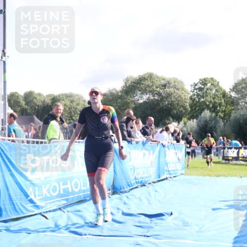 25.08.2024 - Elbe Triathlon Hamburg H.Heesch http://msf.ph/oto/6854273 25.08.2024 10:51:21 Ziel 114, 152, 157, 336 meine-sportfotos.de