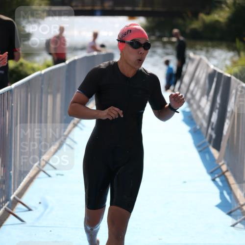25.08.2024 - Elbe Triathlon Hamburg H.Heesch http://msf.ph/oto/6854281 25.08.2024 15:41:03 Schwimmen  meine-sportfotos.de